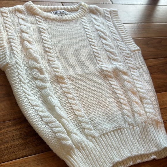 Vtg cable knit sweater vest - Picture 4 of 5